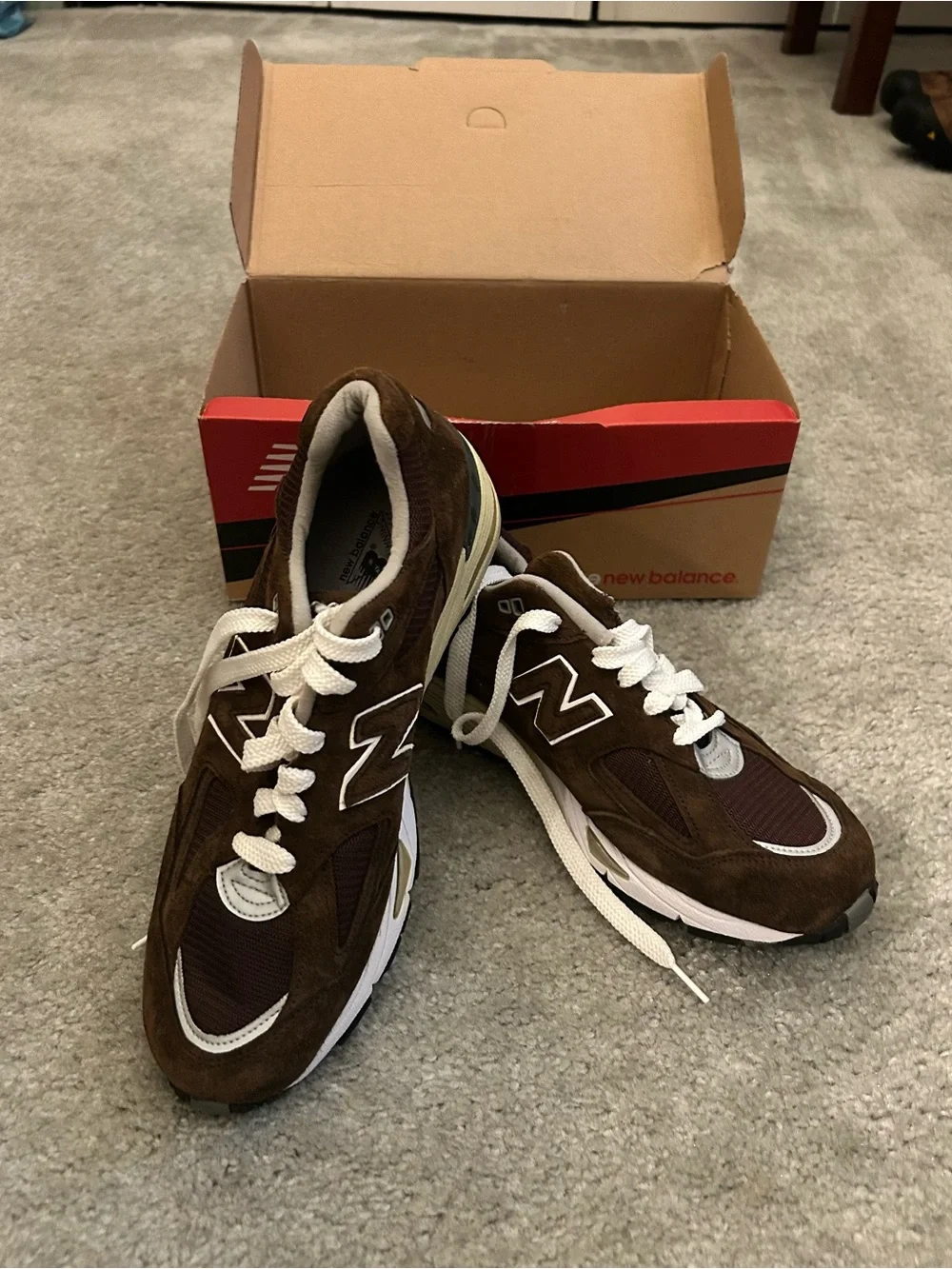 New Balance Mens Brown and White Suede Mesh Sneakers